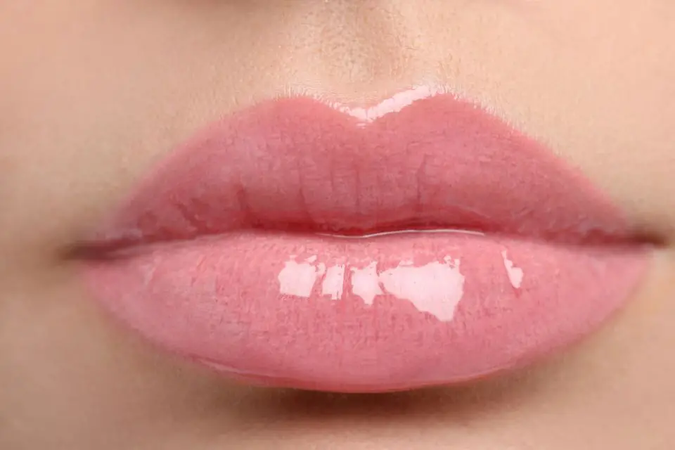 improve lip definition
